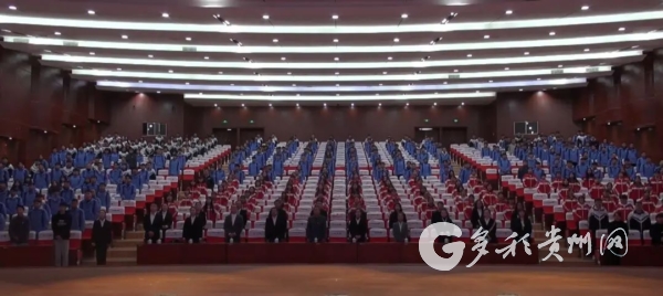 “開學(xué)第一課”——用歌聲和行動感恩黨