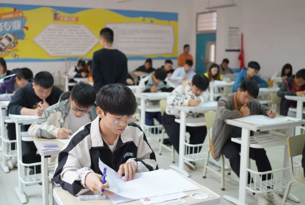 畢節(jié)工業(yè)職業(yè)技術(shù)學(xué)院直播銷售員、計(jì)算機(jī)維修工職業(yè)技能等級認(rèn)定考核工作圓滿完成