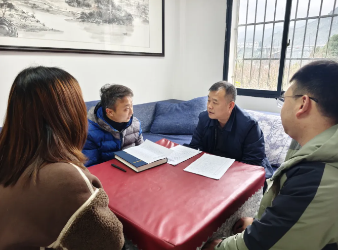 邱國援到鄉(xiāng)村振興聯(lián)系點調研駐村幫扶工作